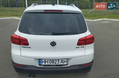 Внедорожник / Кроссовер Volkswagen Tiguan 2013 в 