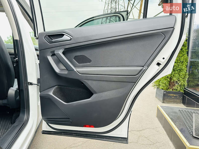 Внедорожник / Кроссовер Volkswagen Tiguan 2018 в Харькове