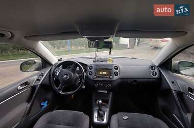 Позашляховик / Кросовер Volkswagen Tiguan 2012 в 