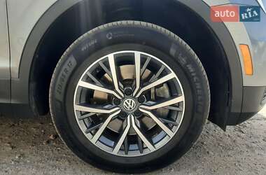 Внедорожник / Кроссовер Volkswagen Tiguan 2020 в 
