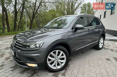 Внедорожник / Кроссовер Volkswagen Tiguan 2016 в 