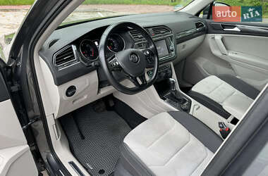 Внедорожник / Кроссовер Volkswagen Tiguan 2016 в 