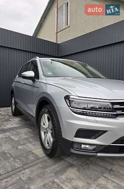 Внедорожник / Кроссовер Volkswagen Tiguan 2020 в 
