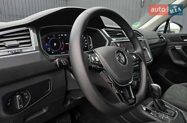 Внедорожник / Кроссовер Volkswagen Tiguan 2020 в 