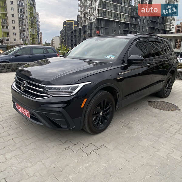 Внедорожник / Кроссовер Volkswagen Tiguan 2023 в 