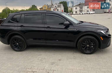 Внедорожник / Кроссовер Volkswagen Tiguan 2023 в 