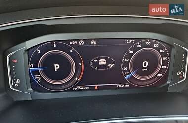 Позашляховик / Кросовер Volkswagen Tiguan 2020 в 