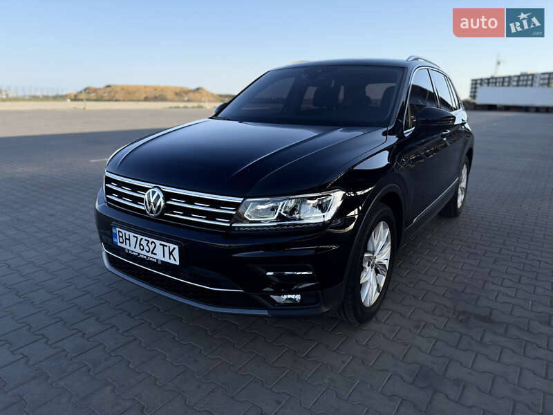 Внедорожник / Кроссовер Volkswagen Tiguan 2019 в 