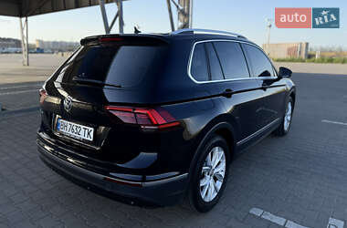 Внедорожник / Кроссовер Volkswagen Tiguan 2019 в 