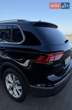 Внедорожник / Кроссовер Volkswagen Tiguan 2019 в 