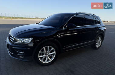 Внедорожник / Кроссовер Volkswagen Tiguan 2019 в 