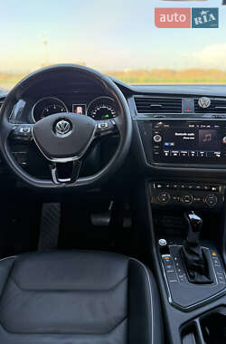 Внедорожник / Кроссовер Volkswagen Tiguan 2019 в 