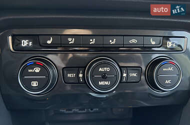 Внедорожник / Кроссовер Volkswagen Tiguan 2019 в 