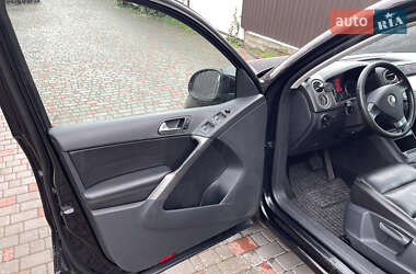 Внедорожник / Кроссовер Volkswagen Tiguan 2008 в 