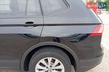 Позашляховик / Кросовер Volkswagen Tiguan 2018 в 
