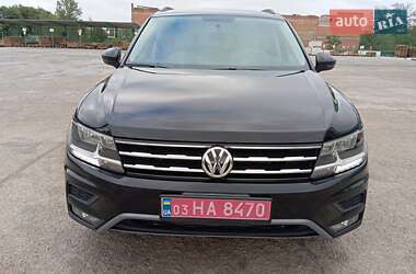 Позашляховик / Кросовер Volkswagen Tiguan 2018 в 