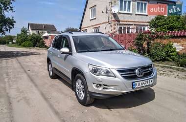 Внедорожник / Кроссовер Volkswagen Tiguan 2008 в Ахтырке