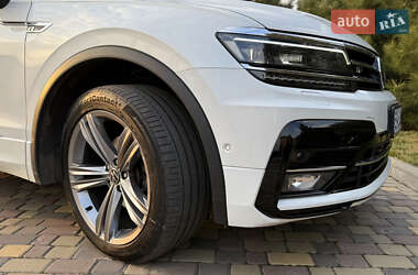 Внедорожник / Кроссовер Volkswagen Tiguan 2020 в 