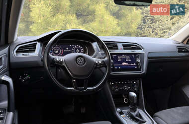 Внедорожник / Кроссовер Volkswagen Tiguan 2020 в 