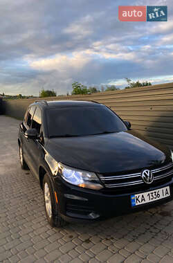 Внедорожник / Кроссовер Volkswagen Tiguan 2017 в Ирпене