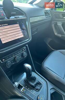 Внедорожник / Кроссовер Volkswagen Tiguan 2020 в 