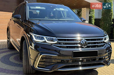 Позашляховик / Кросовер Volkswagen Tiguan 2024 в 