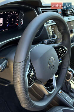 Позашляховик / Кросовер Volkswagen Tiguan 2024 в 