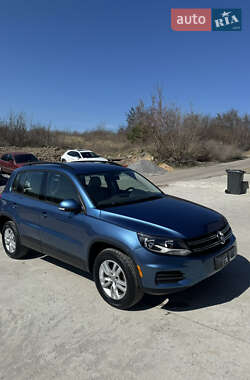 Внедорожник / Кроссовер Volkswagen Tiguan 2016 в 