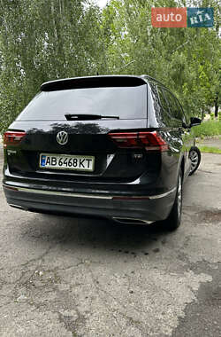 Позашляховик / Кросовер Volkswagen Tiguan 2017 в 