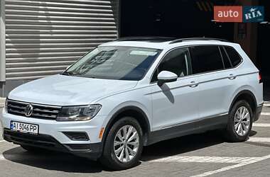 Внедорожник / Кроссовер Volkswagen Tiguan 2018 в 