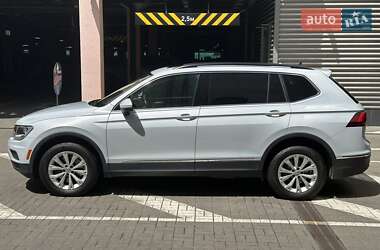 Внедорожник / Кроссовер Volkswagen Tiguan 2018 в 