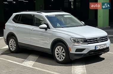 Внедорожник / Кроссовер Volkswagen Tiguan 2018 в 