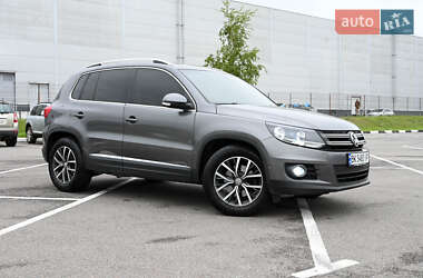 Внедорожник / Кроссовер Volkswagen Tiguan 2014 в Ровно
