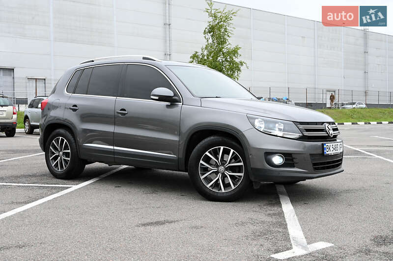 Внедорожник / Кроссовер Volkswagen Tiguan 2014 в 