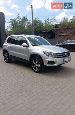 Внедорожник / Кроссовер Volkswagen Tiguan 2016 в Калуше