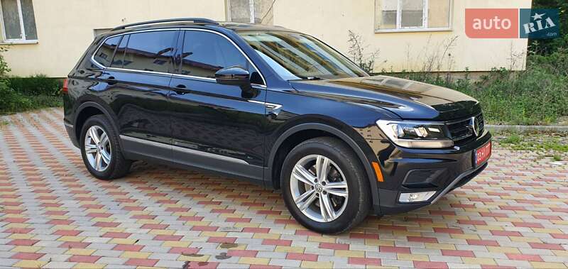 Позашляховик / Кросовер Volkswagen Tiguan 2018 в 