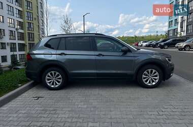 Позашляховик / Кросовер Volkswagen Tiguan 2017 в 