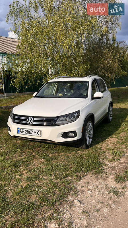Внедорожник / Кроссовер Volkswagen Tiguan 2012 в 