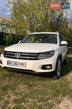 Внедорожник / Кроссовер Volkswagen Tiguan 2012 в 