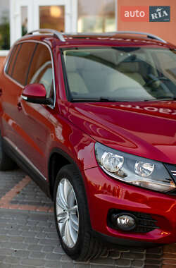 Внедорожник / Кроссовер Volkswagen Tiguan 2013 в 