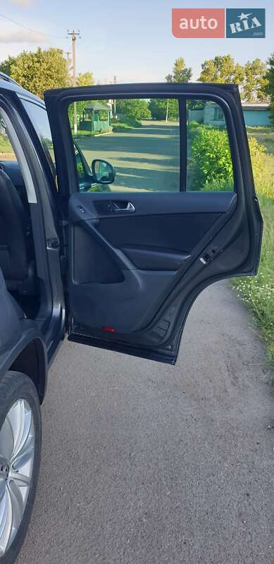 Внедорожник / Кроссовер Volkswagen Tiguan 2012 в Южноукраинске