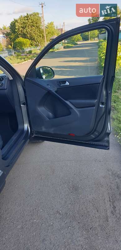 Внедорожник / Кроссовер Volkswagen Tiguan 2012 в Южноукраинске