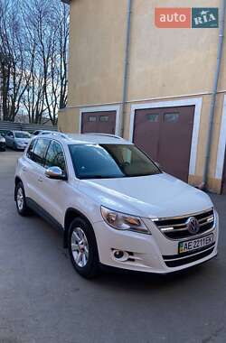 Внедорожник / Кроссовер Volkswagen Tiguan 2010 в Днепре