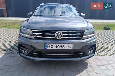 Внедорожник / Кроссовер Volkswagen Tiguan 2018 в 