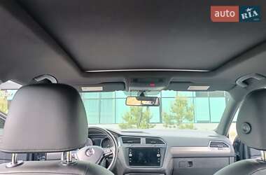 Внедорожник / Кроссовер Volkswagen Tiguan 2018 в 