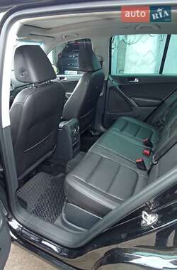 Внедорожник / Кроссовер Volkswagen Tiguan 2014 в 