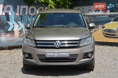 Внедорожник / Кроссовер Volkswagen Tiguan 2011 в 