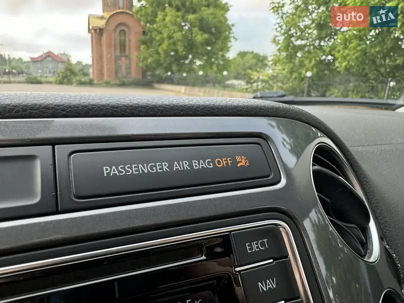 Volkswagen Tiguan 2017 VIN WVGTV7AX5HK024101 фото оголошення 35 з 98
