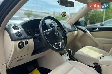 Внедорожник / Кроссовер Volkswagen Tiguan 2016 в 