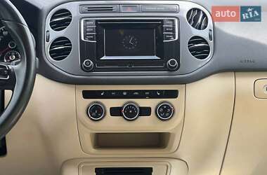 Внедорожник / Кроссовер Volkswagen Tiguan 2016 в 